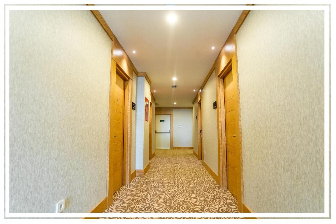 Premium Hotel غانيا المظهر الخارجي الصورة
