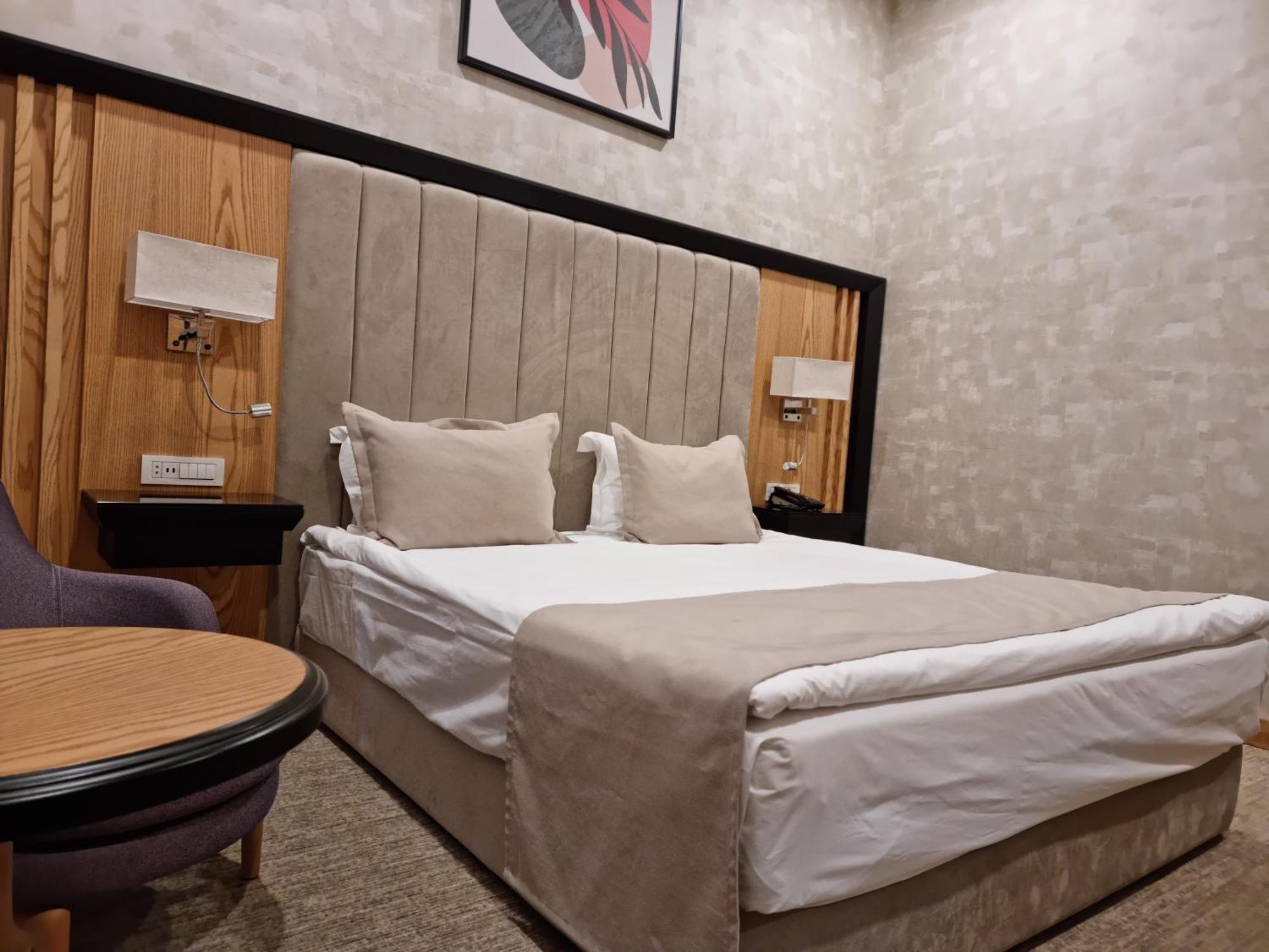 Premium Hotel غانيا المظهر الخارجي الصورة